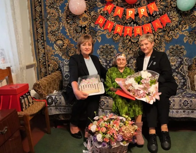 В Нікополі святкують 100-річчя мешканки Віри Тимофіївни Меташоп