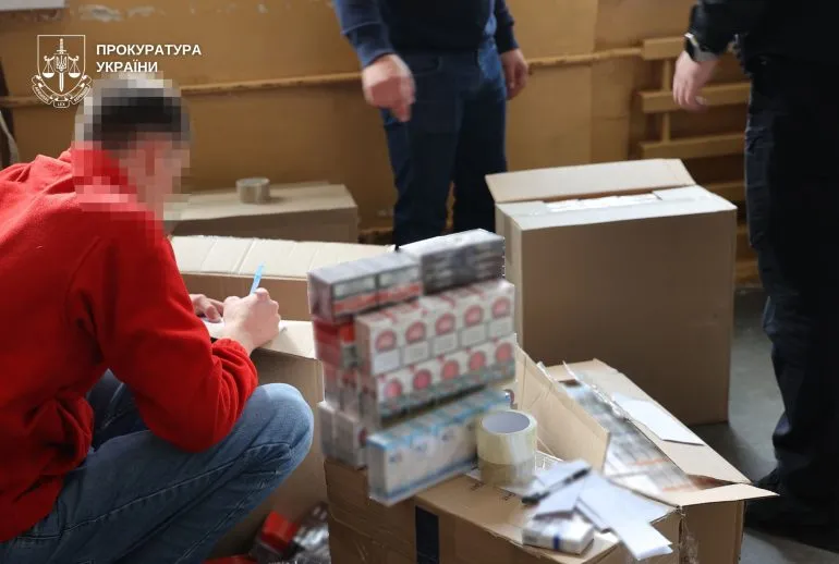 На Дніпропетровщині ліквідовано канал збуту контрафактних цигарок