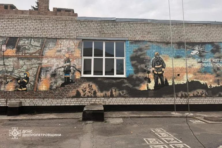 Артилерійський обстріл росіян пошкодив пожежне депо у Нікополі