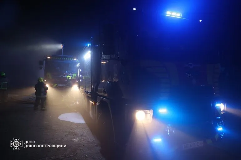 У Слобожанському ліквідували пожежу у складській будівлі