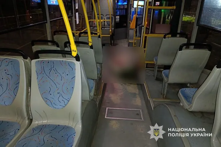У Кривому Розі чоловік вбив 31-річного пасажира автобуса