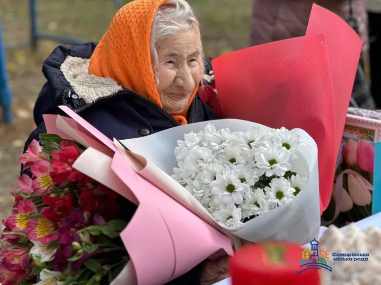 Ганна Карпівна Лашко святкує 100-річний ювілей в місті Самар
