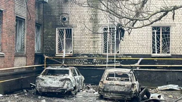 Ліквідація наслідків нічної атаки в Дніпрі: відновлення пошкодженого житла