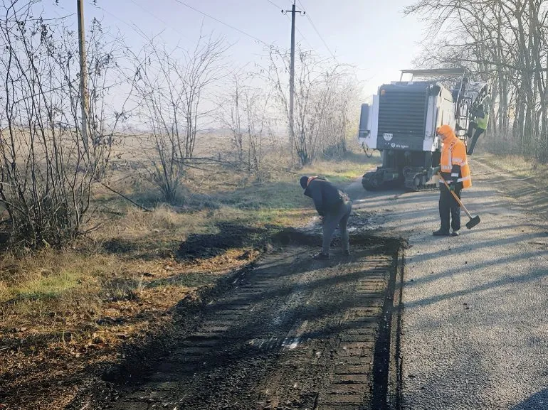 Ремонт доріг на Дніпропетровщині: ліквідація аварійної ямковості