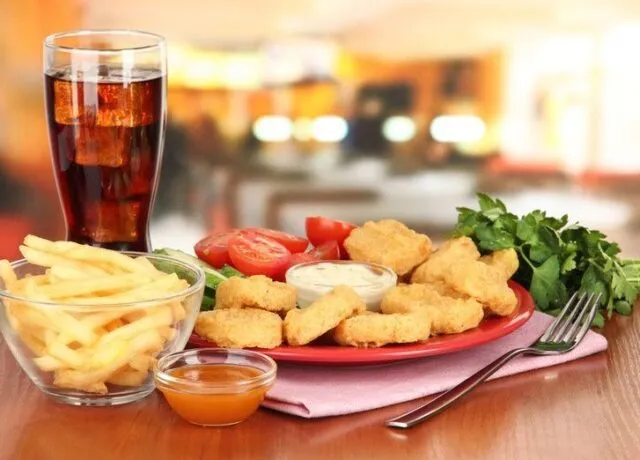 Які продукти слід уникати після 30 років для здоров’я