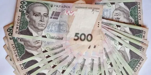 У Дніпрі чоловік намагався розрахуватися сувенірною купюрою