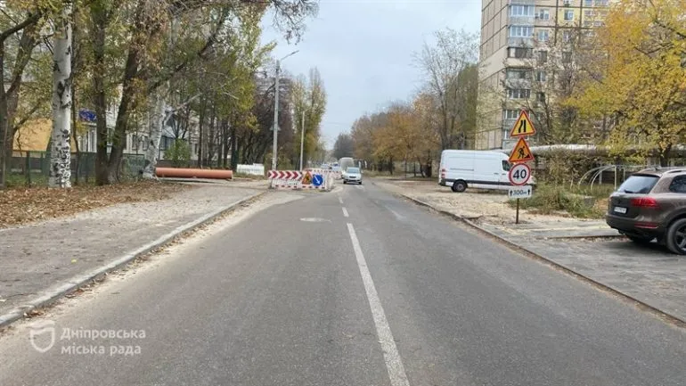 У Дніпрі перекриття руху через ремонт колектора зливової каналізації