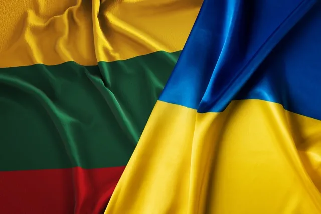 Литва допомагає Україні: відбудова та підтримка журналістів