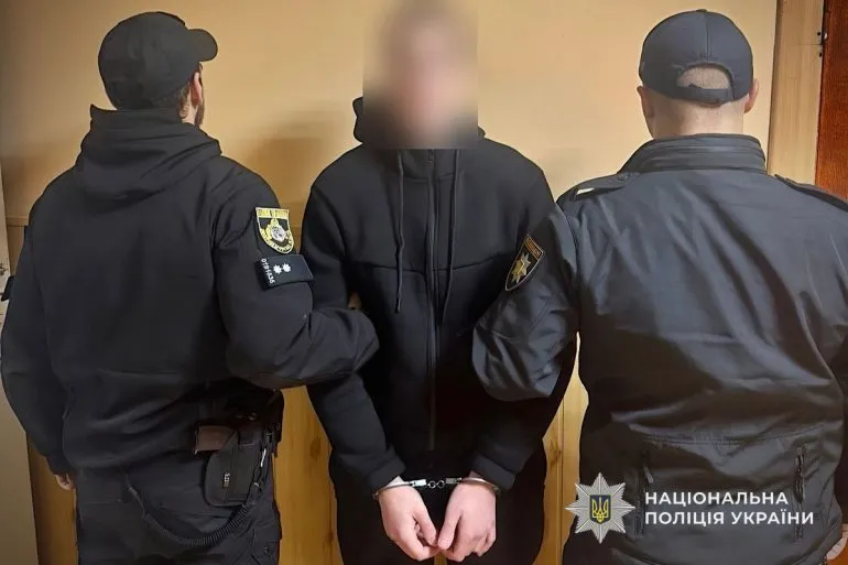 У Дніпрі затримали грабіжника, який напав на пенсіонерку