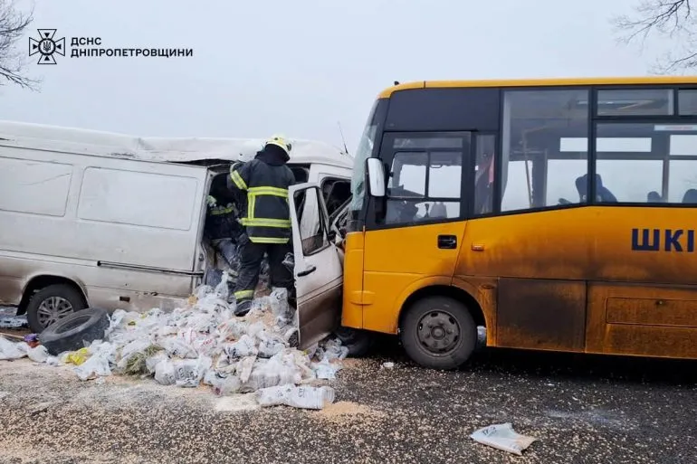 ДТП на Дніпропетровщині: загиблі та постраждалі в школярах