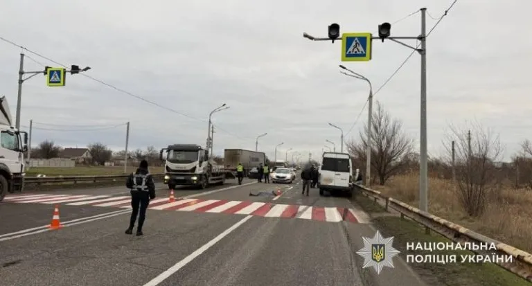 Смертельна ДТП з мікроавтобусом на Дніпропетровщині: загинула жінка-пішохід