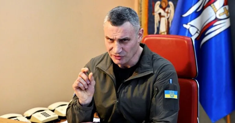 Кличко погрожує зверненням до Зеленського через неочищені вулиці Києва