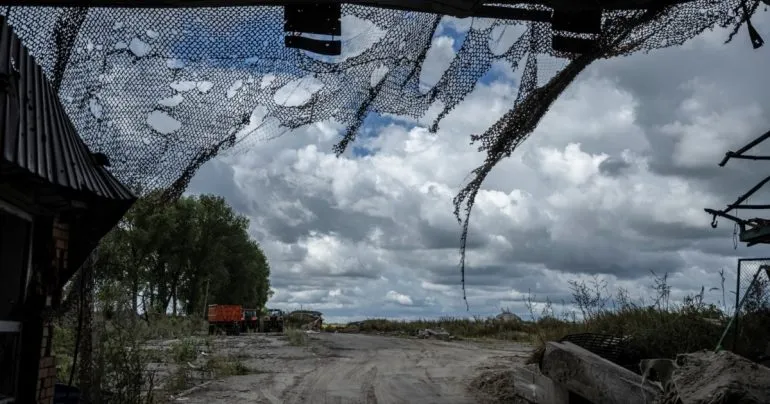 Удар по евакуаційному автомобілю на Сумщині: російські війська атакували