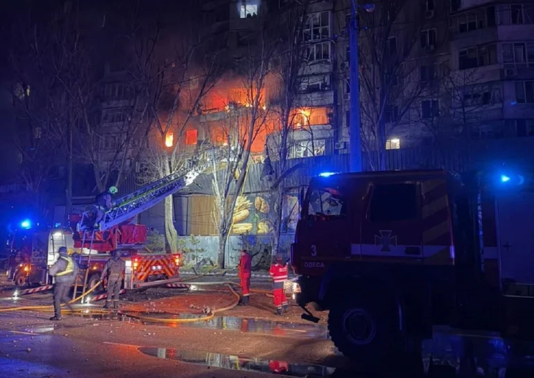 Атака на Одесу 27 січня: троє поранених, частина будинку зруйнована