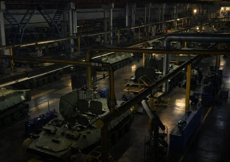 Чотирьох підозрюваних у постачанні обладнання для ВПК рф на 160 млн грн скерували до суду