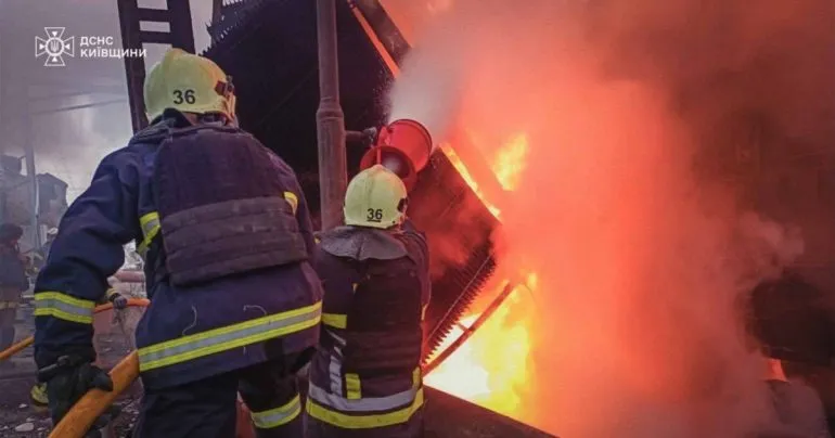 Двоє загиблих унаслідок нічної атаки на Київщину
