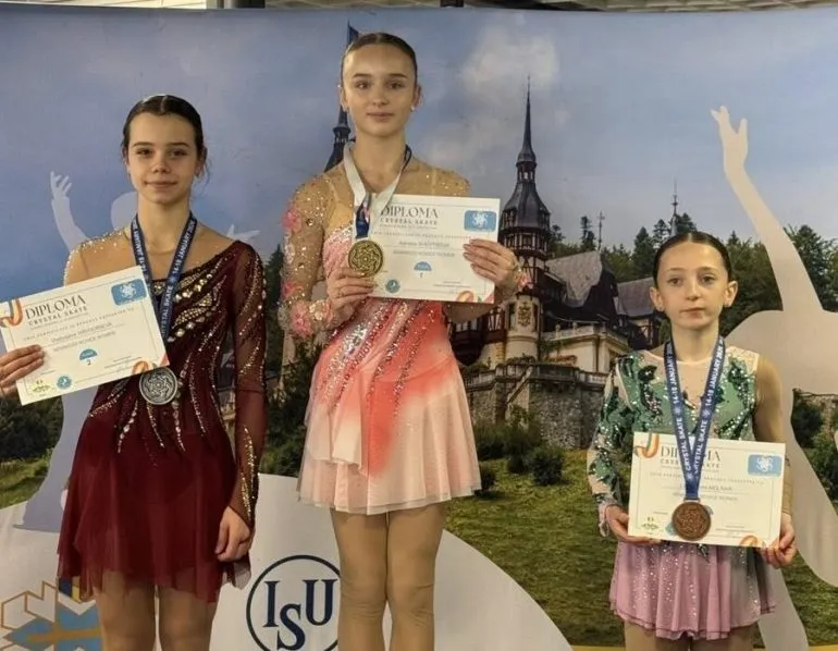 Фігуристки Дніпра виграли медалі на турнірі в Бухаресті