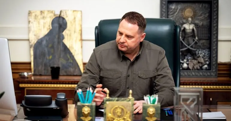 Єрмак у Києві відмовився відповідати на запитання розслідувачів