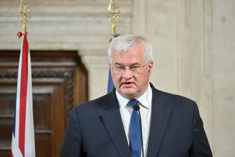 Сибіга відповів Сійярто: Україна не затягує війну