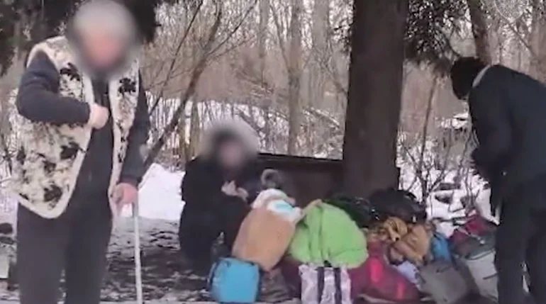 Поліцейські показали евакуацію родини з Костянтинівки та тіло матері