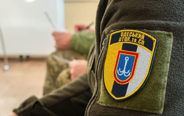 В Одесі натовп напав на групу оповіщення ТЦК, є поранені та опіки