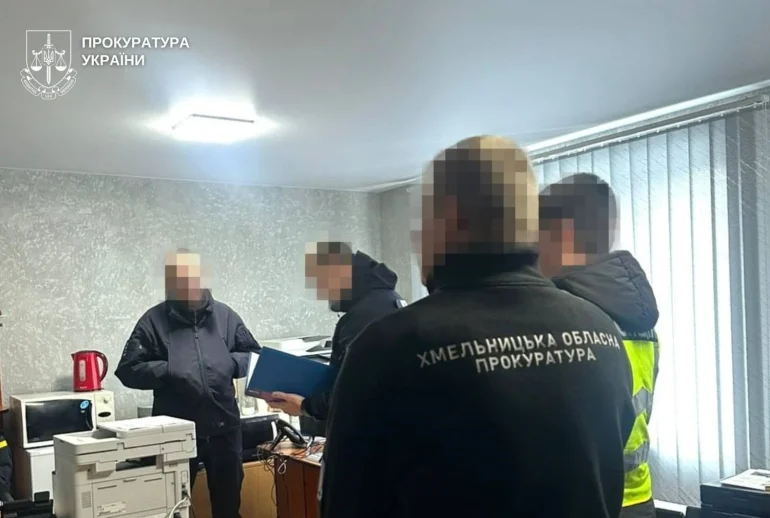 Керівництво ДСНС підозрюють у закупівлі непридатних костюмів на 14 млн грн