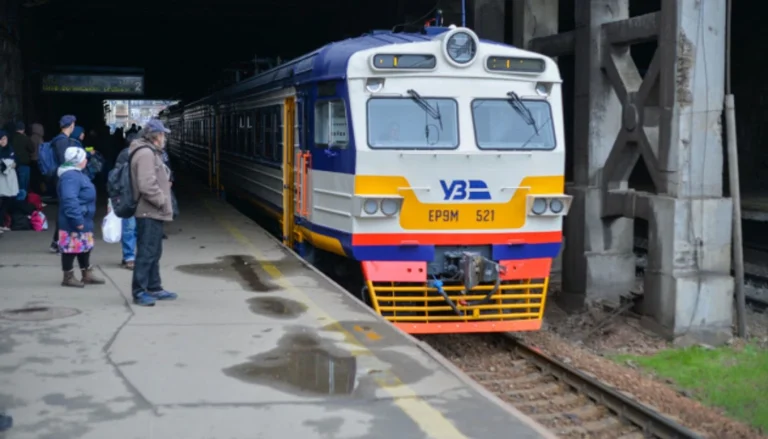 УЗ відновлює додаткові рейси Kyiv City Express через негоду та затори