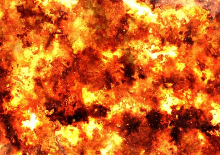 У Самарській області сталися вибухи на газопереробному заводі