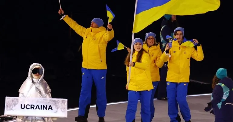 МЗС засудив, що росіянка несла табличку «Україна» на Олімпіаді