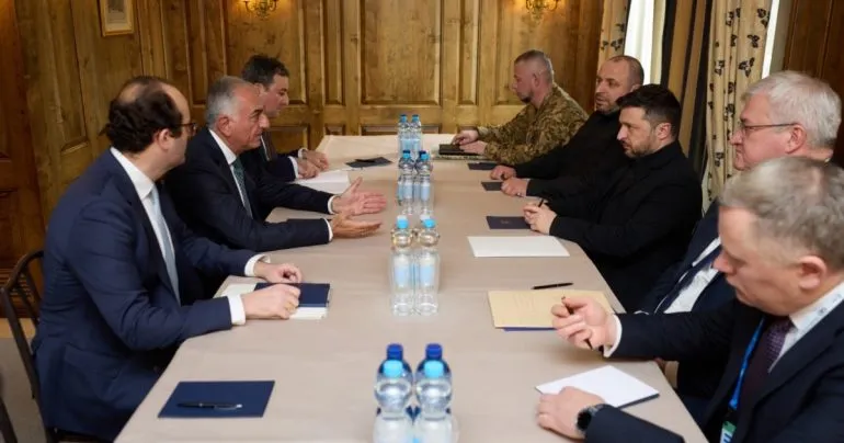 Зеленський зустрівся в Мюнхені з Резою Пахлаві