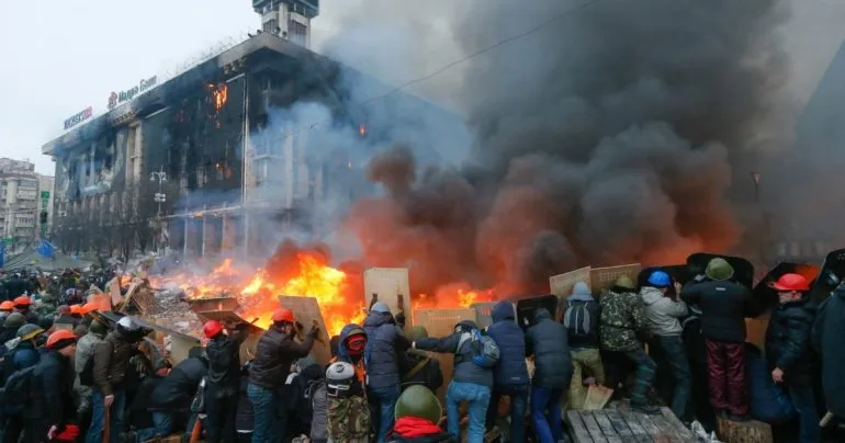 ДБР заочно повідомило про підозру ексголові Генштабу у справі розгону Майдану