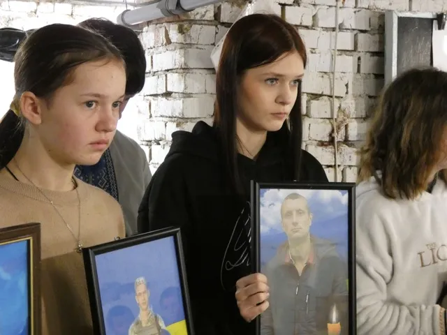 У Новоолександрівці вшанували пам’ять випускників‑захисників