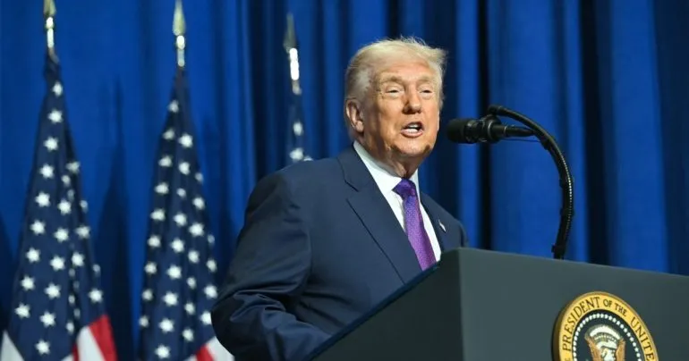 Трамп продовжив на рік частину санкцій проти росії