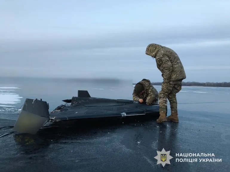 У Дніпрі поліція знешкодила небезпечний безпілотник на кризі