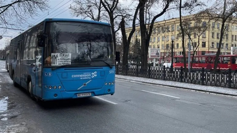 У Дніпрі стабілізували рух громадського транспорту після морозів