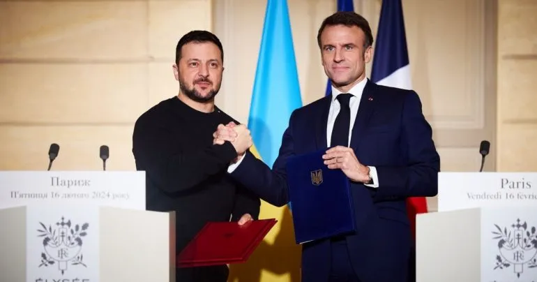Зеленський і Макрон обговорили оборону України та ситуацію на Близькому Сході