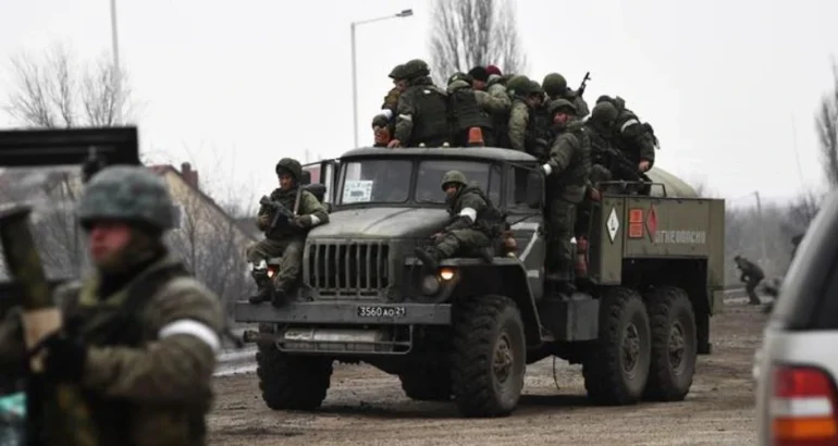 Командування росії відправляє солдатів рити окопи під Бахмутом