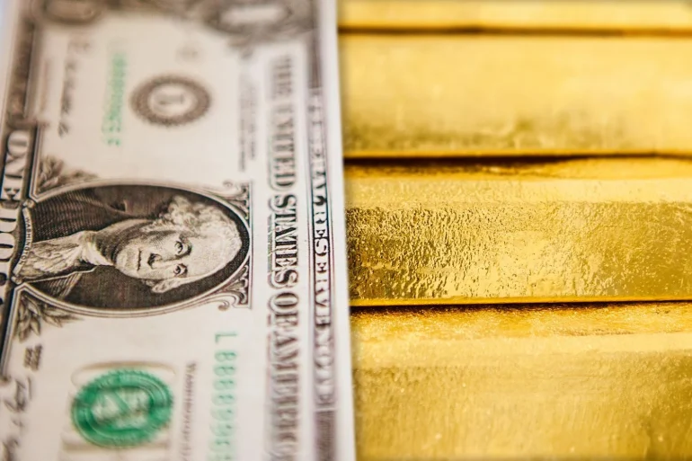 Міжнародні резерви України зменшилися на 5% через продаж валюти й виплати боргу