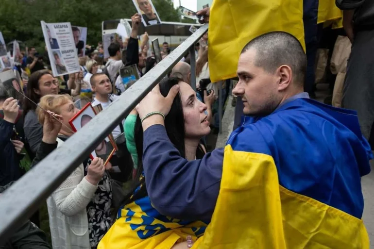 Зеленський привітав українок із 8 березня і віддав шану їхній щоденній праці