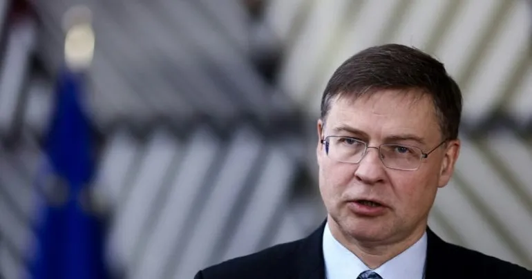 Єврокомісія закликає США дотримуватися цінової стелі на російську нафту