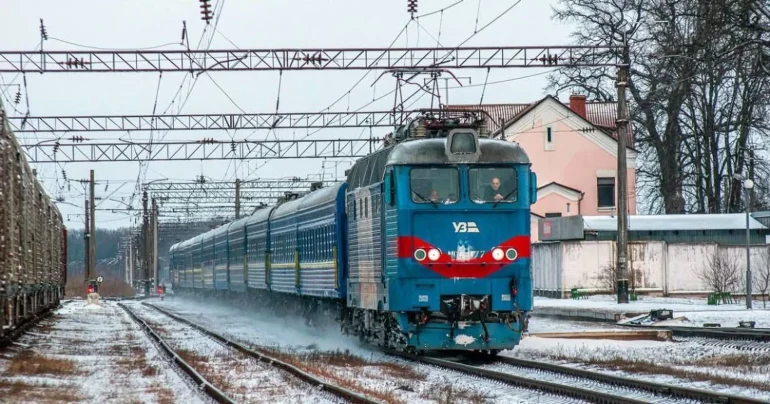 Укрзалізниця змінює маршрути у Дніпропетровській і Запорізькій областях