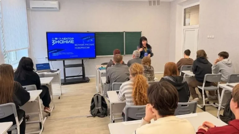Окупанти нав’язують школярам Херсонщини фейкову історію «Новоросії»