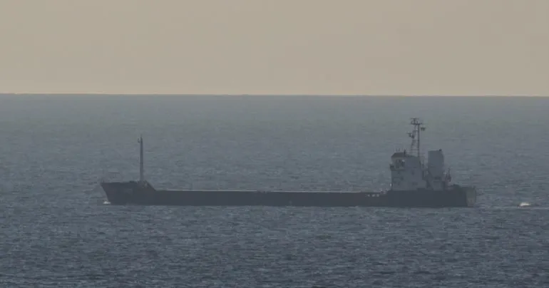 Армія росії вразила цивільне судно в Чорному морі, є постраждалі
