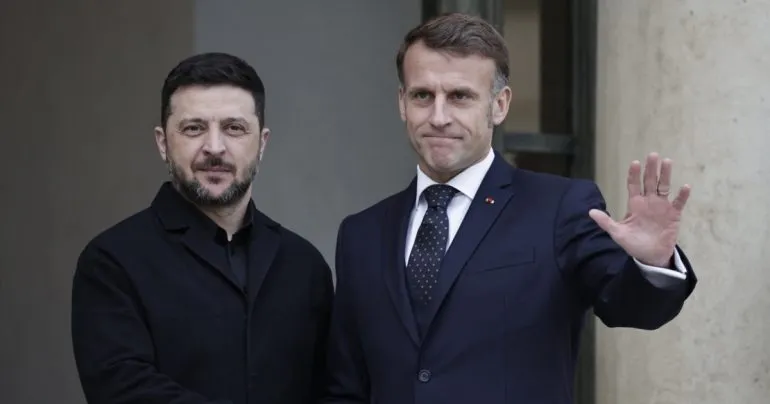 Зеленський прибув до Парижа для зустрічі з Макроном