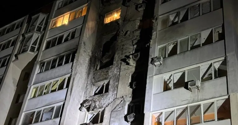 Унаслідок нічної атаки на Одесу загинули двоє, пошкоджено порт