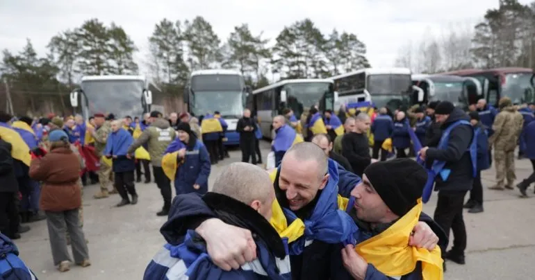 Україна повернула з російського полону ще 300 військових — Зеленський