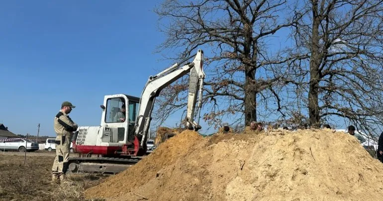 Угли на Рівненщині: почали ексгумацію жертв Волинської трагедії