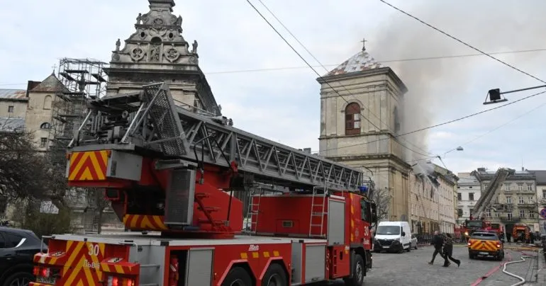 У Львові понад 30 поранених внаслідок атаки дронів