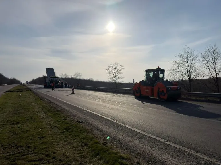 На Дніпропетровщині пришвидшили темпи ремонту доріг