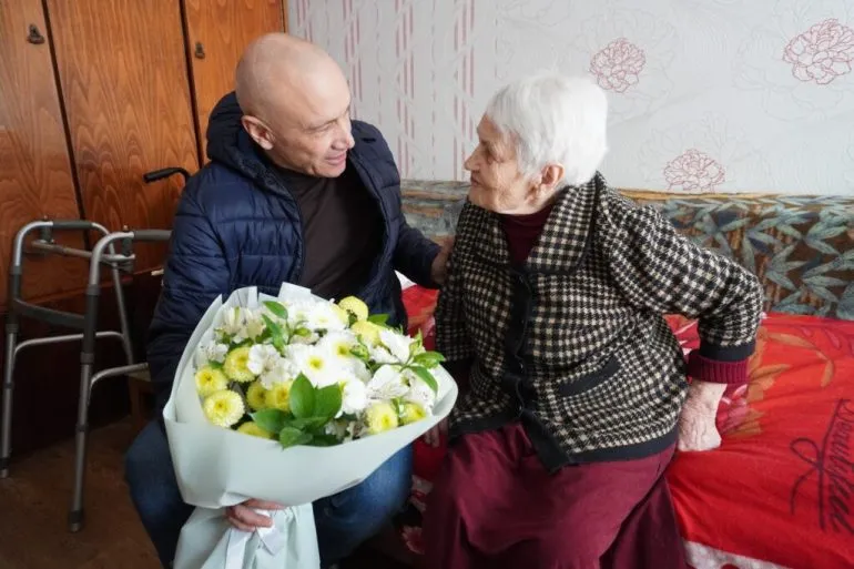 У Нікополі відзначили 100-річчя лікарки Надії Погудіної